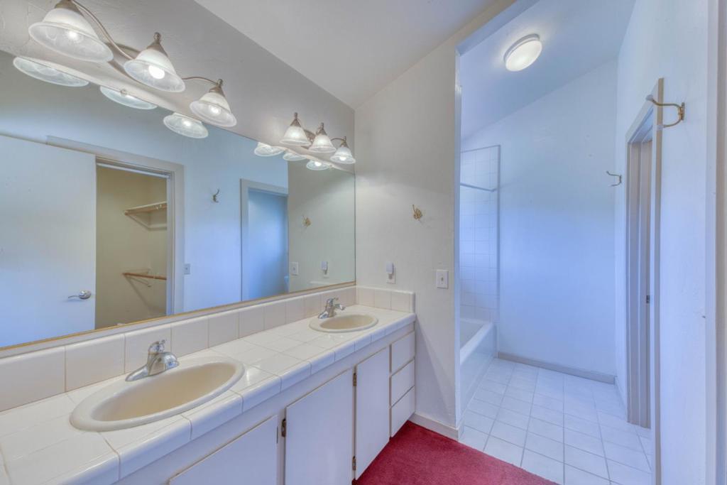 328 San Benancio Road Property Photo 32