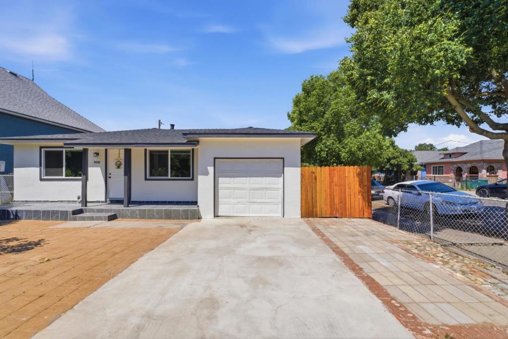1601 S San Joaquin Street Property Photo 1