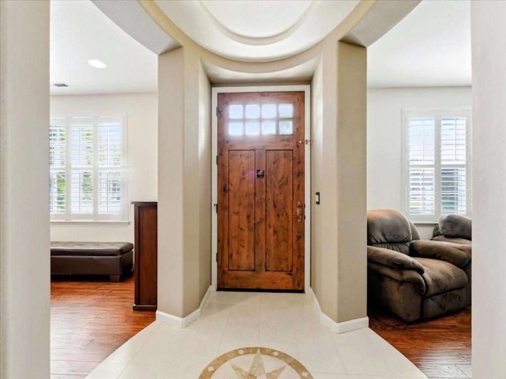 7545 Pinehurst Place Property Photo 3