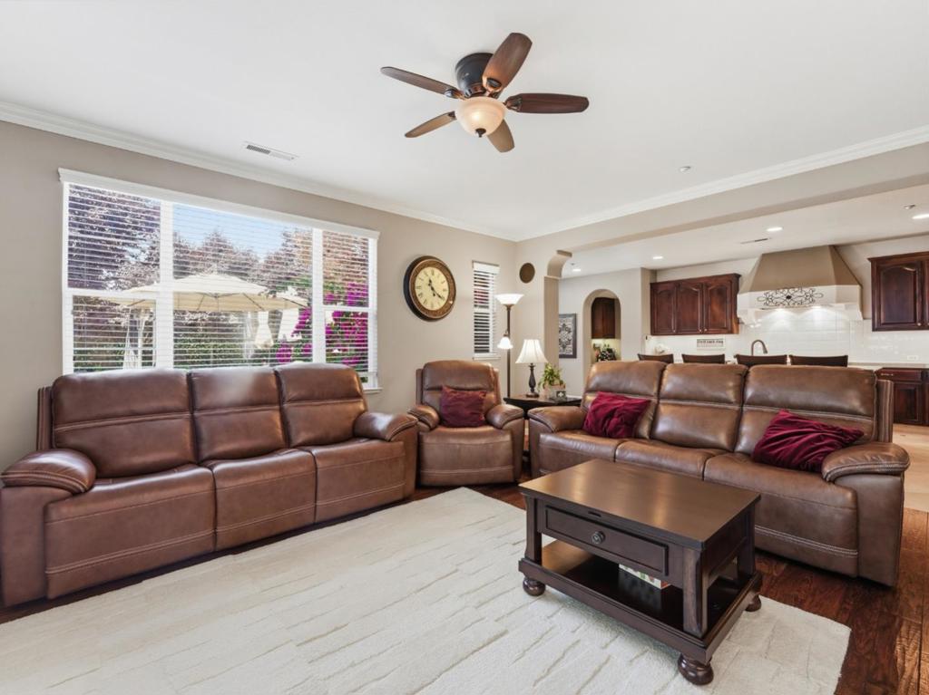 7545 Pinehurst Place Property Photo 10