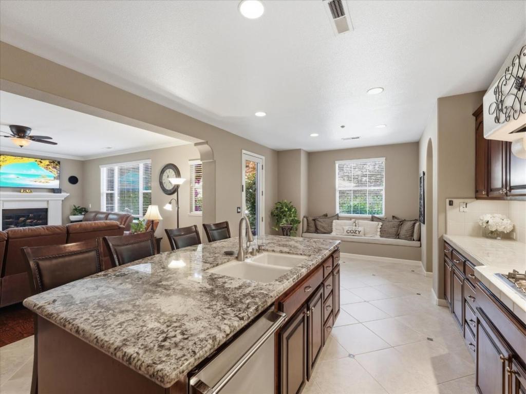 7545 Pinehurst Place Property Photo 11
