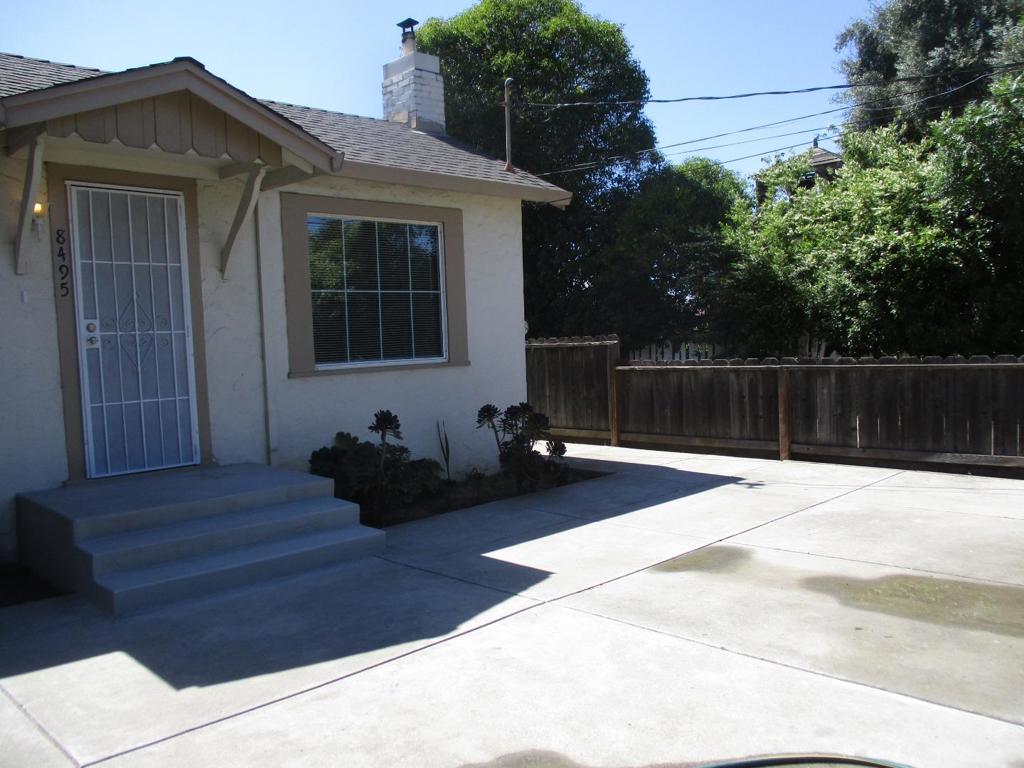 8495 Murray Avenue Property Photo 2