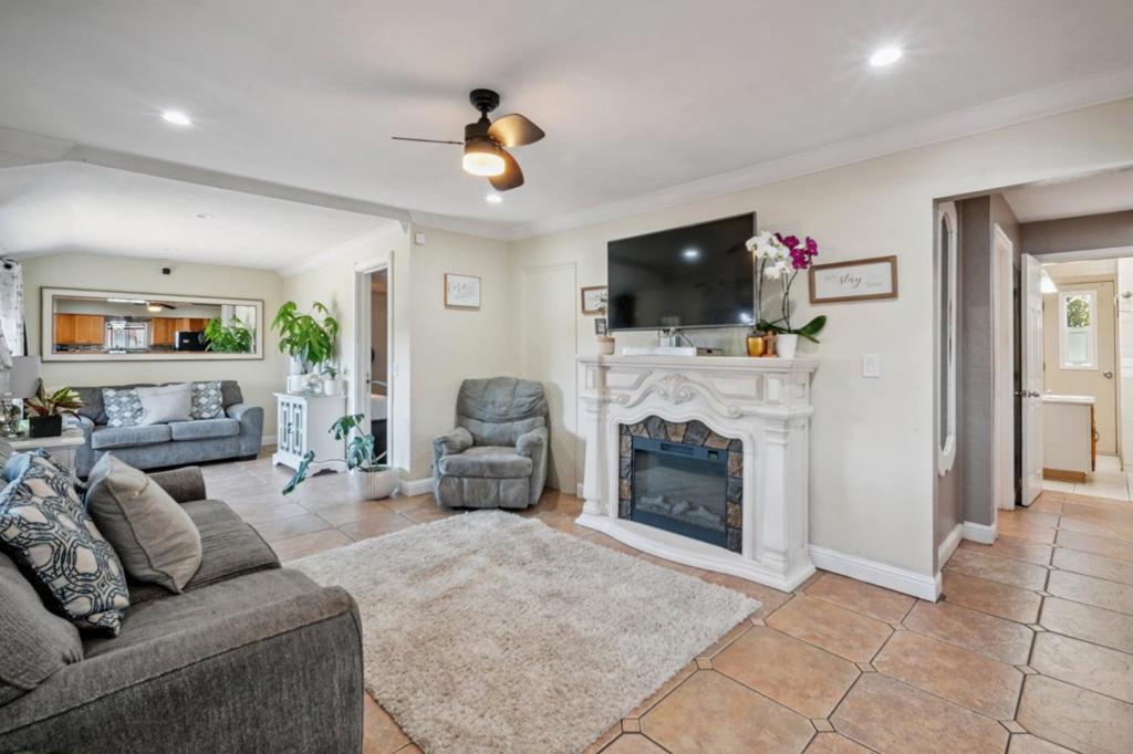 1413 Wiren Street Property Photo 5
