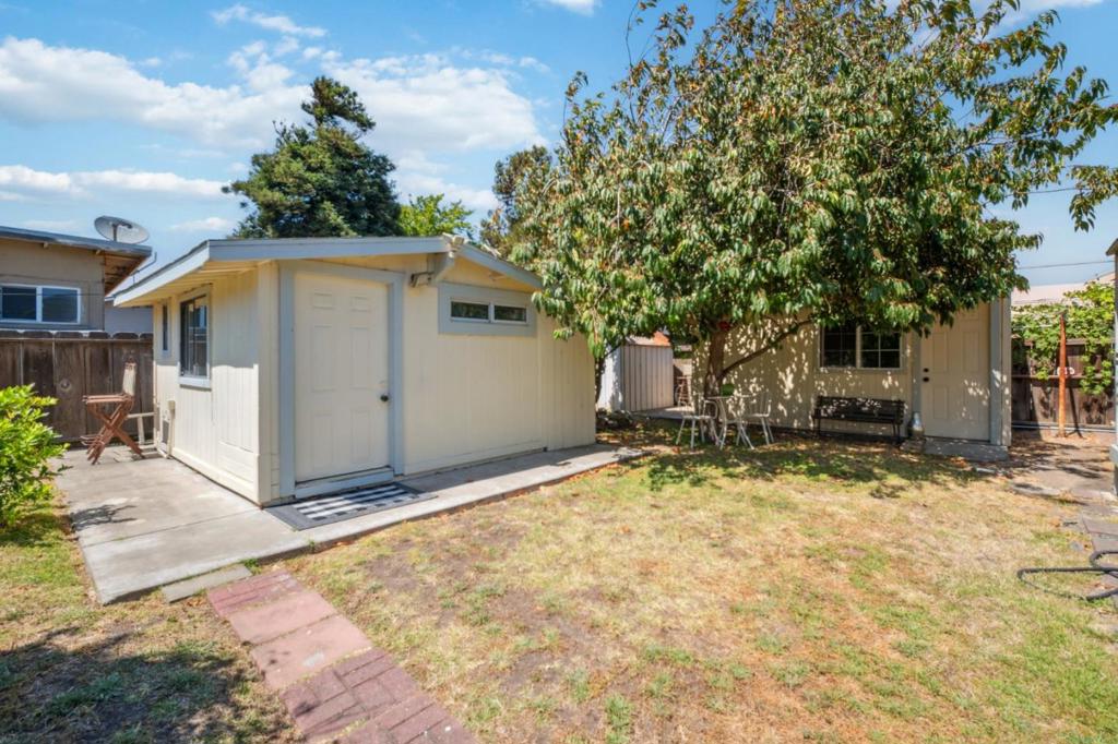 1413 Wiren Street Property Photo 35