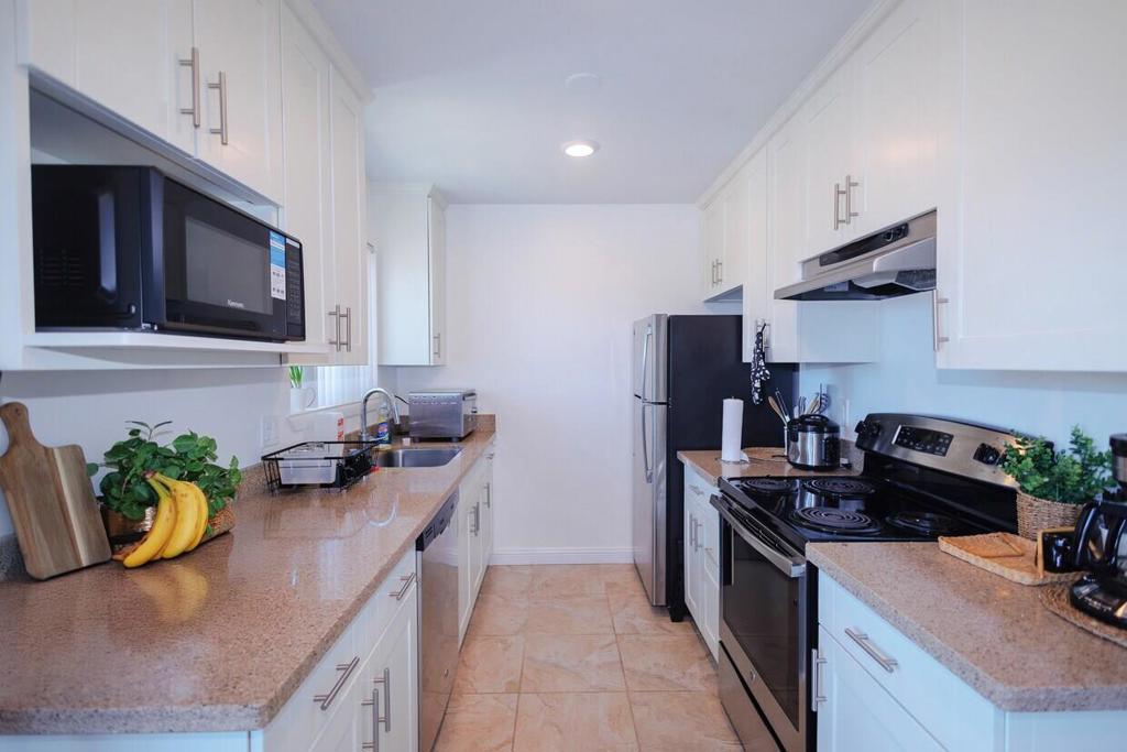 1205 Geraldine Way Property Photo 7