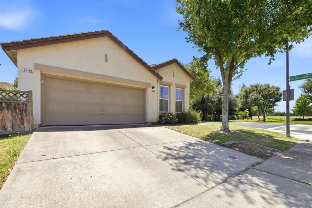 9400 Trolio Way Property Photo 3