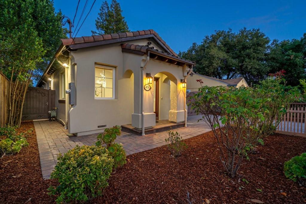 455 Margarita Avenue Property Photo 4