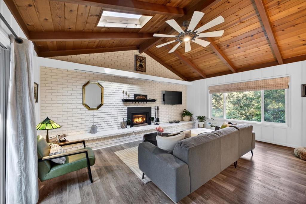 954 Scenic Way Property Photo 4