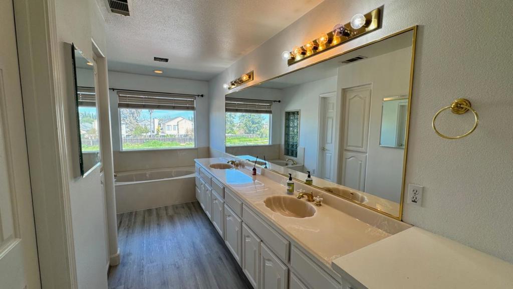 206 Meadow Creek Court Property Photo 35