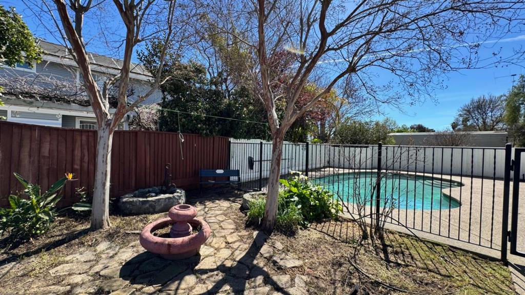 206 Meadow Creek Court Property Photo 43
