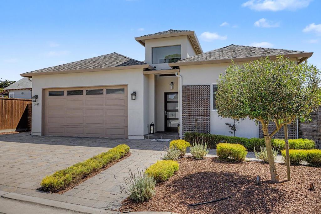3057 California Avenue Property Photo 1