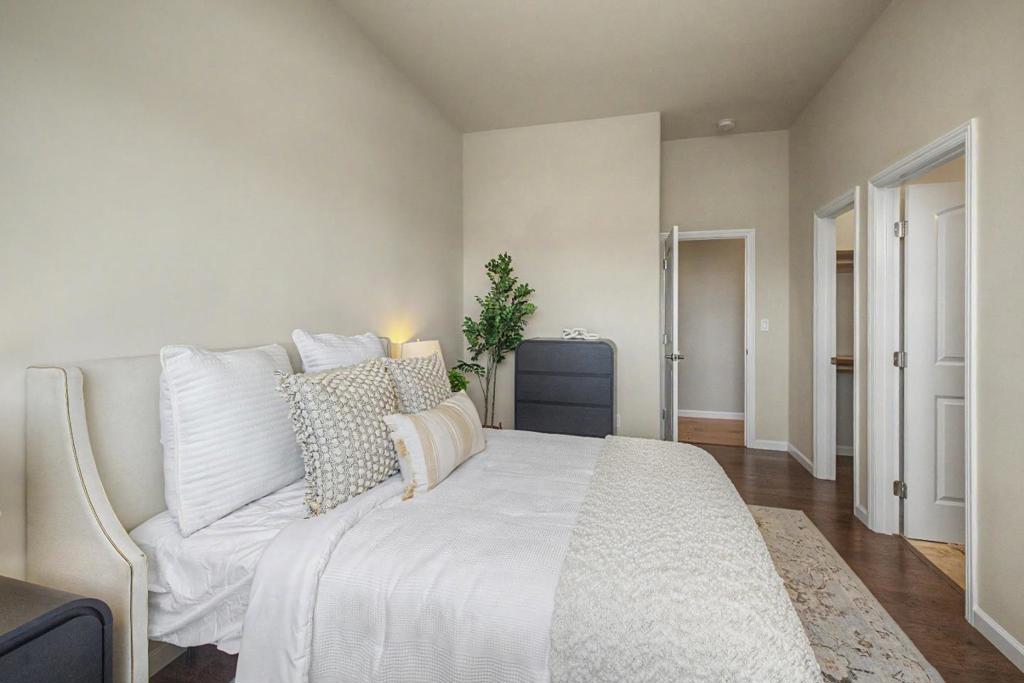 3057 California Avenue Property Photo 23