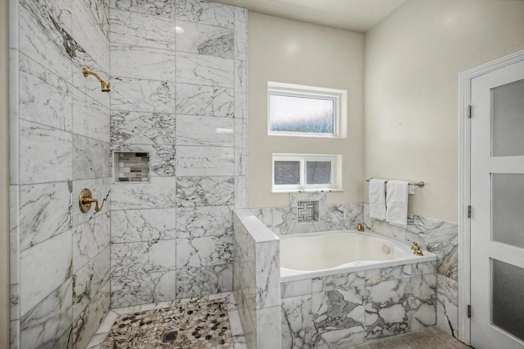 3057 California Avenue Property Photo 38