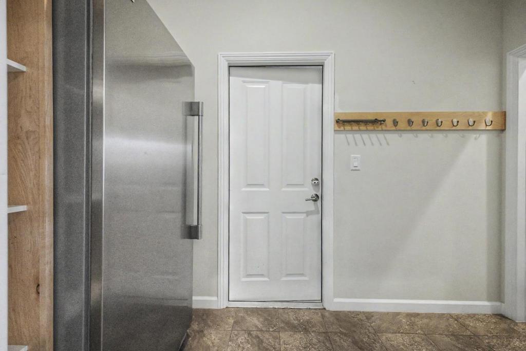 3057 California Avenue Property Photo 42