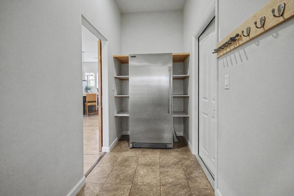 3057 California Avenue Property Photo 43