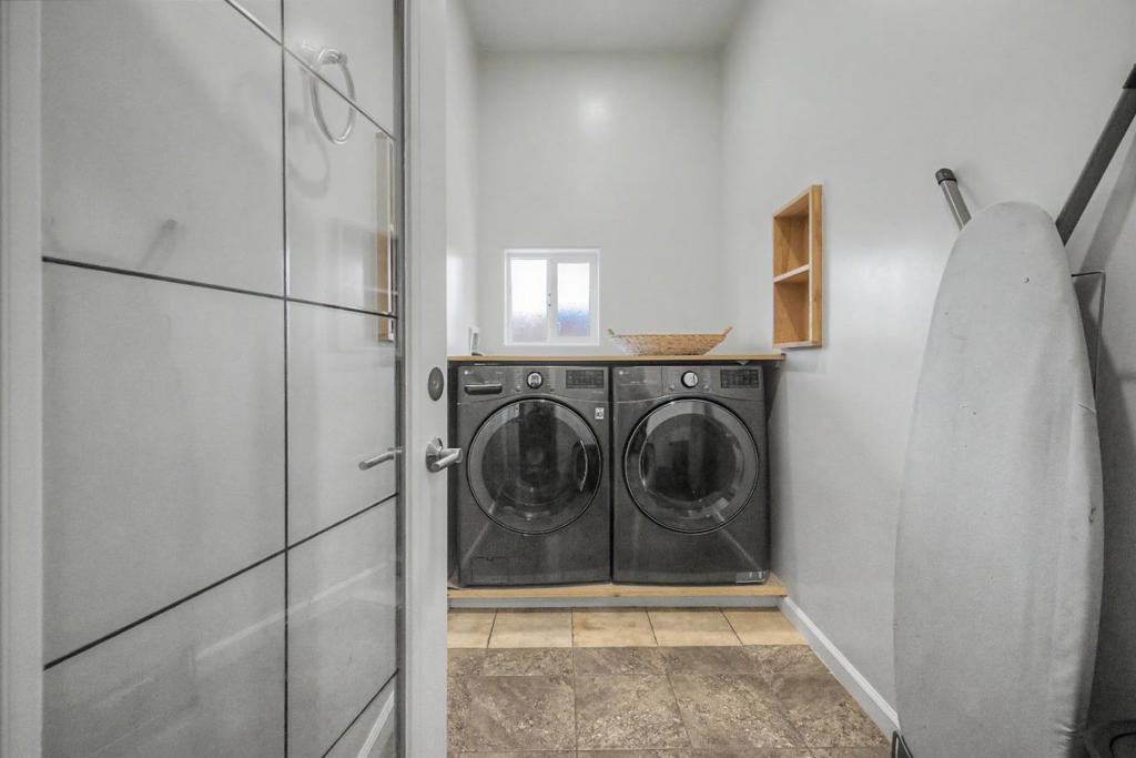 3057 California Avenue Property Photo 44