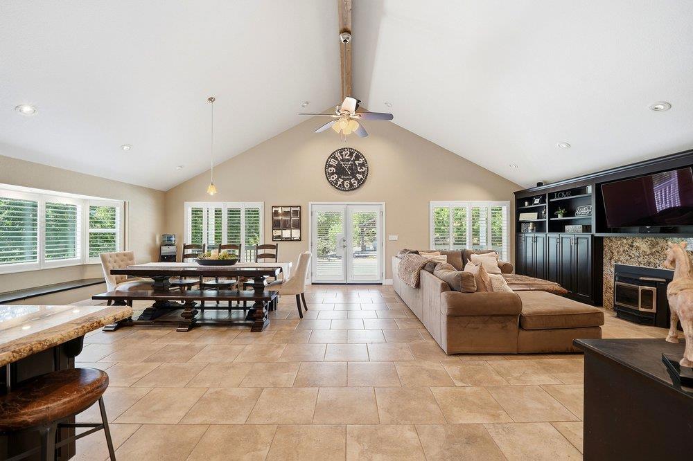 1755 Paradise View Property Photo 25