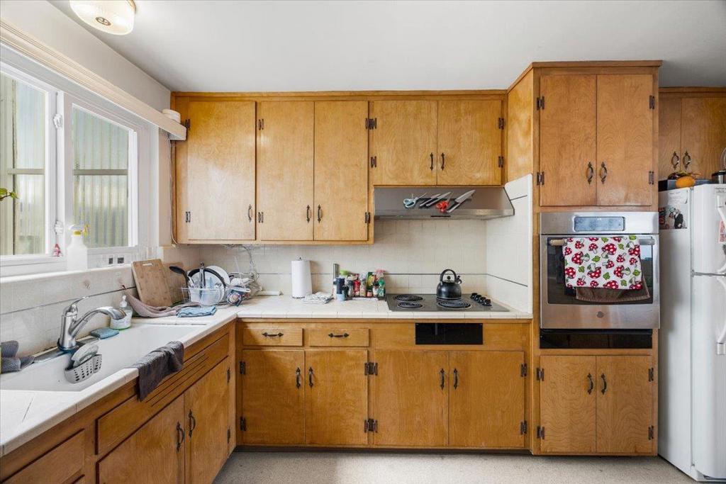 431 Delano Avenue Property Photo 9