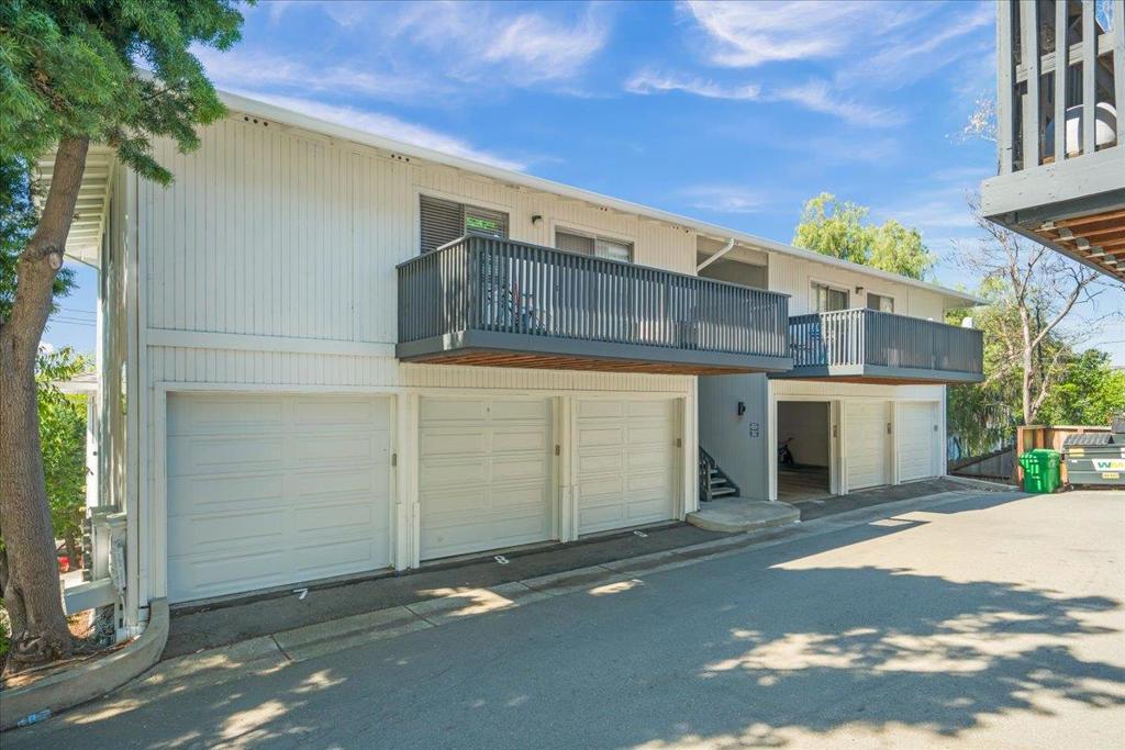 16424 Foothill Boulevard Property Photo 4
