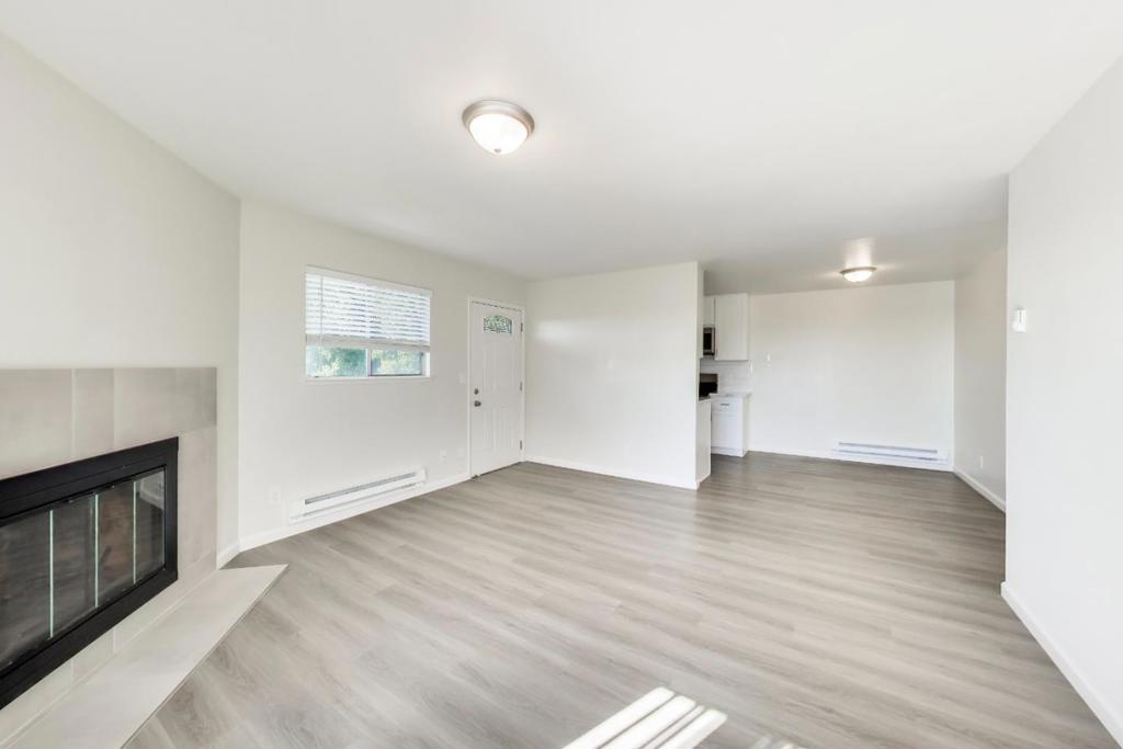 16424 Foothill Boulevard Property Photo 7