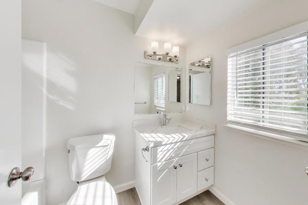 16424 Foothill Boulevard Property Photo 10