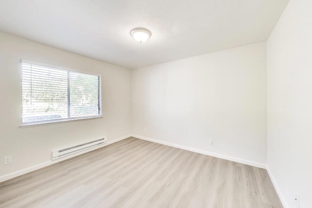 16424 Foothill Boulevard Property Photo 11