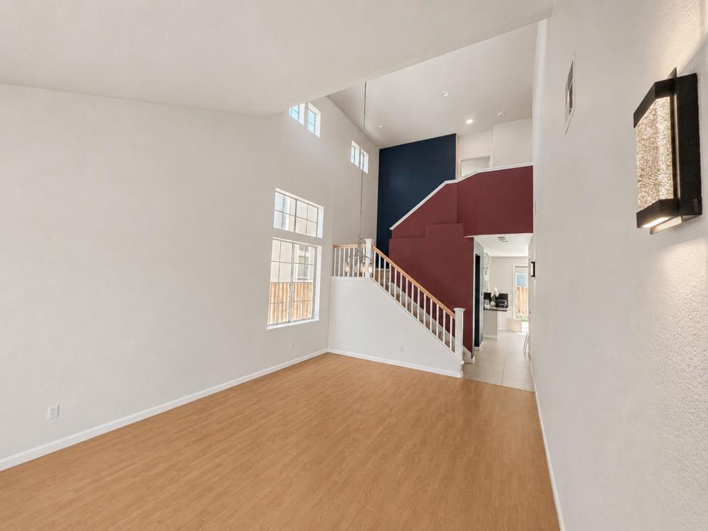 73 Images Circle Property Photo 4
