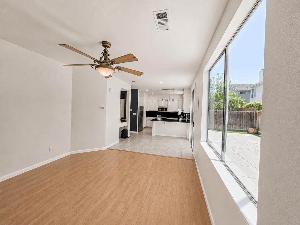 73 Images Circle Property Photo 26