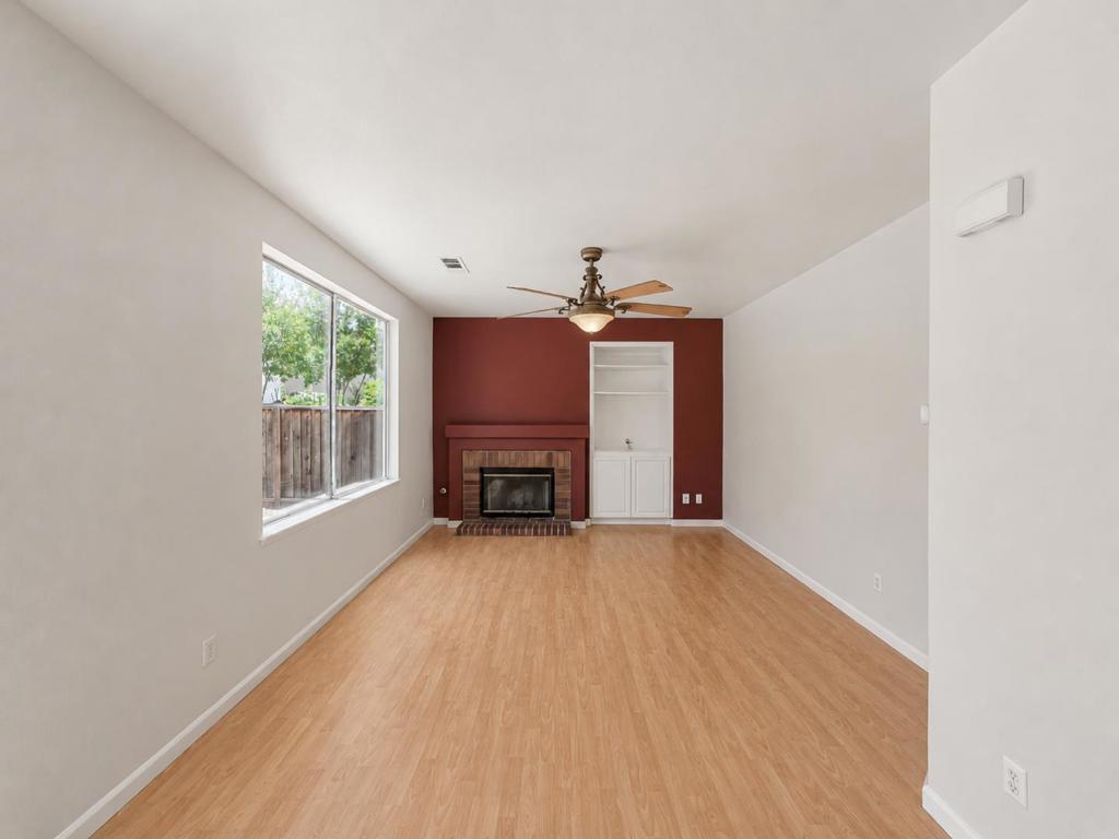 73 Images Circle Property Photo 28