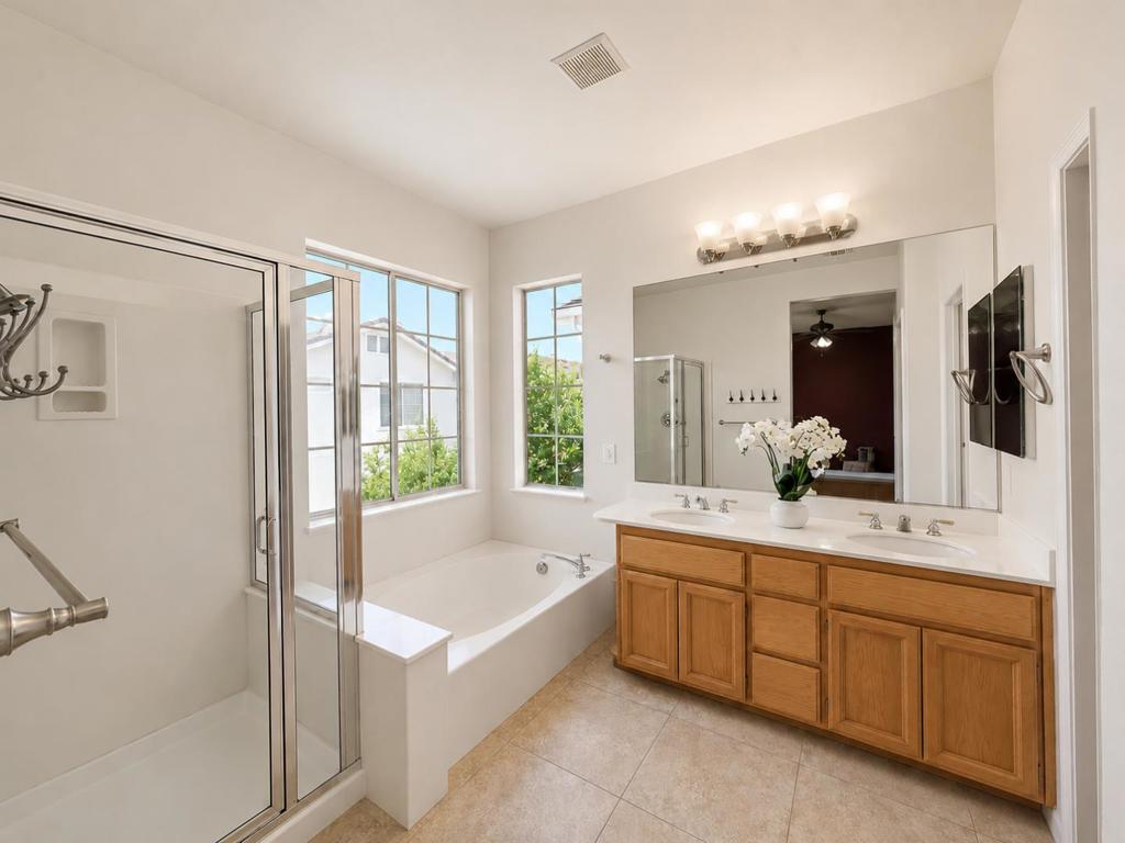 73 Images Circle Property Photo 50