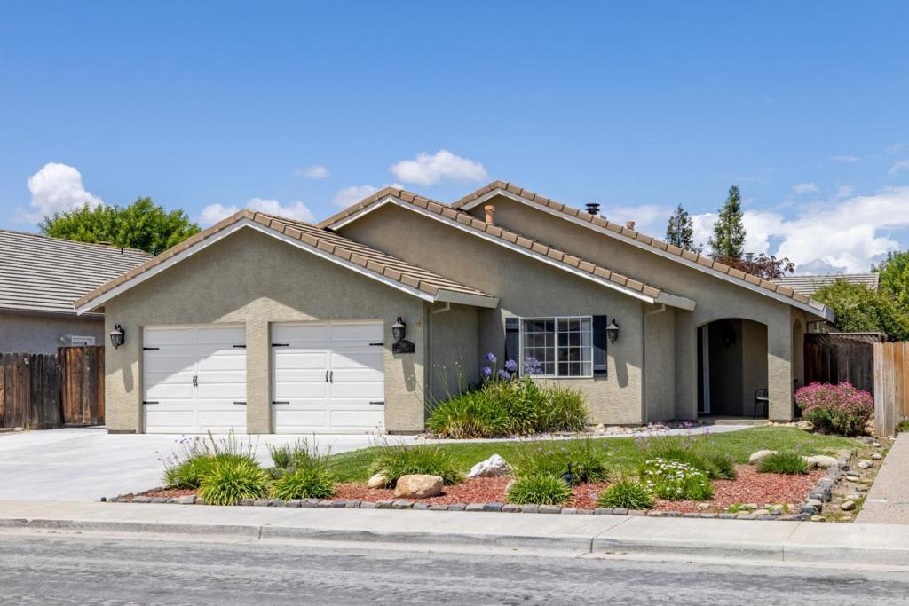 750 Ruger Court Property Photo 1