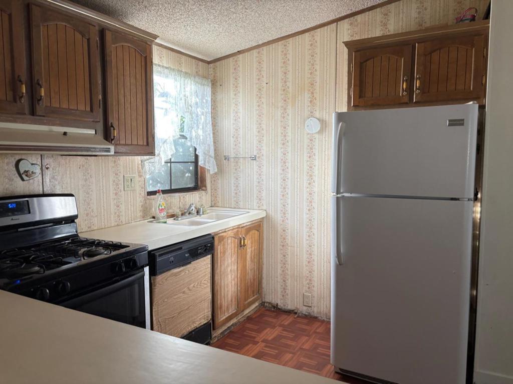 411 Lewis Road 218 Property Photo 6