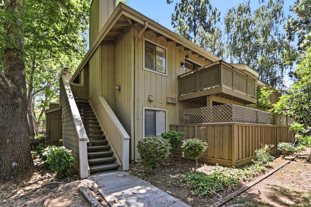 5689 Makati Circle H Property Photo 1