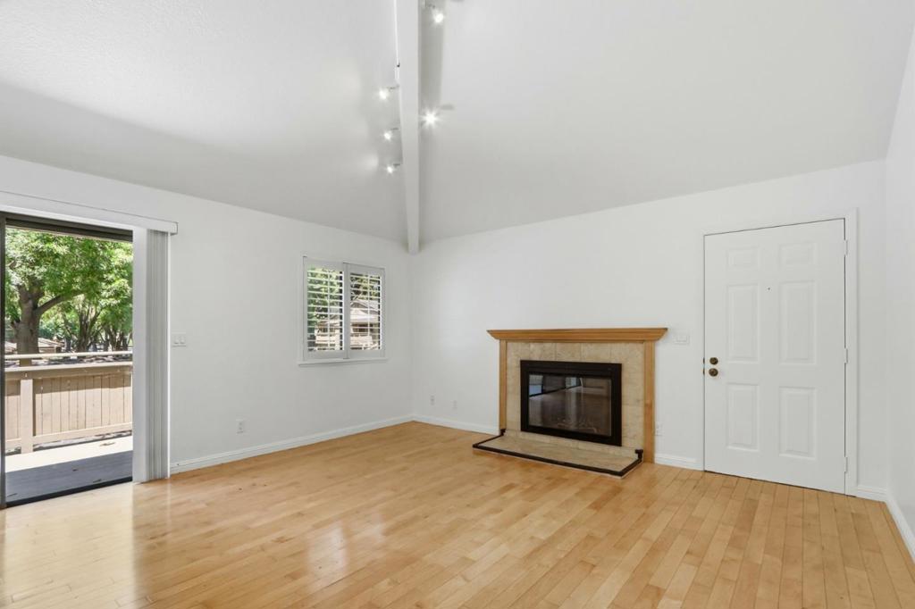 5689 Makati Circle H Property Photo 7