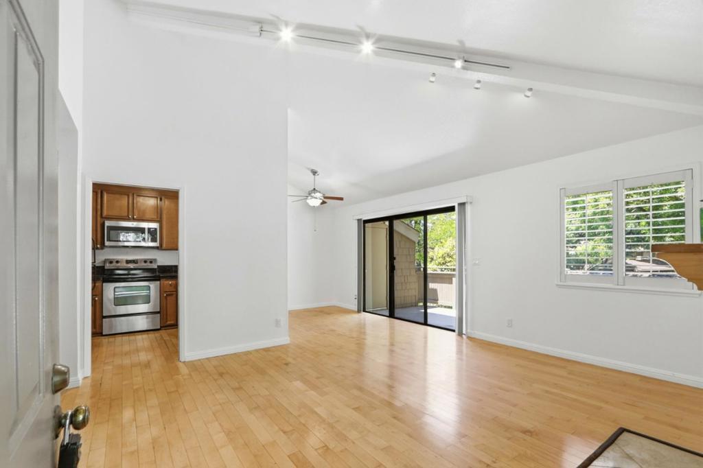 5689 Makati Circle H Property Photo 10