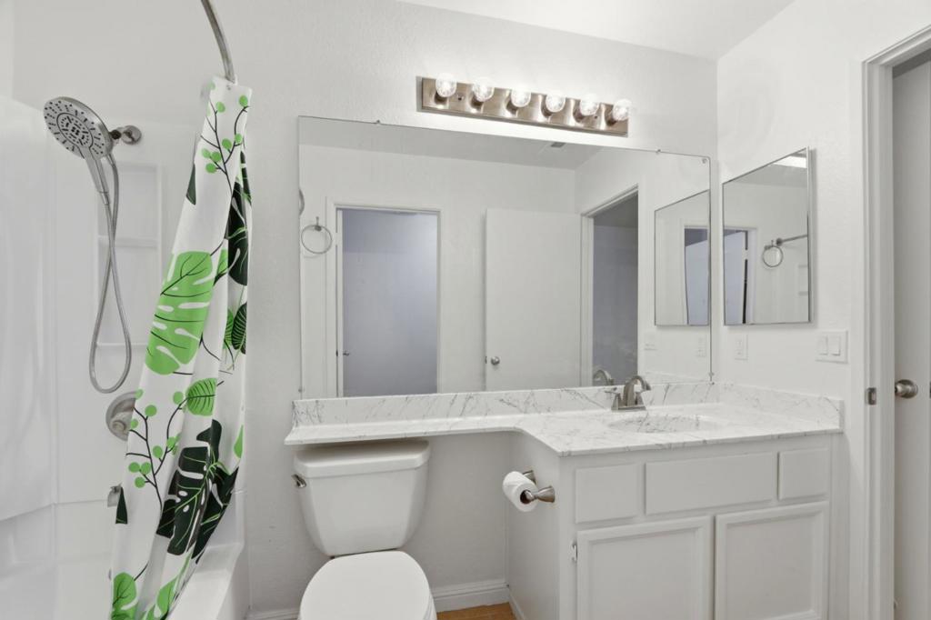5689 Makati Circle H Property Photo 15