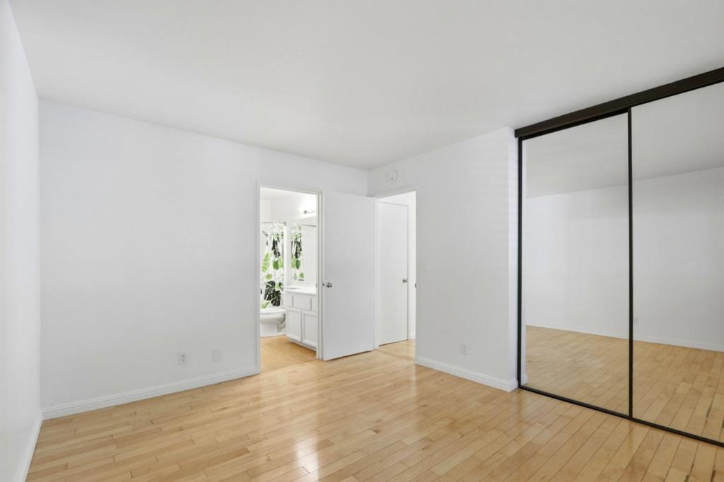 5689 Makati Circle H Property Photo 16