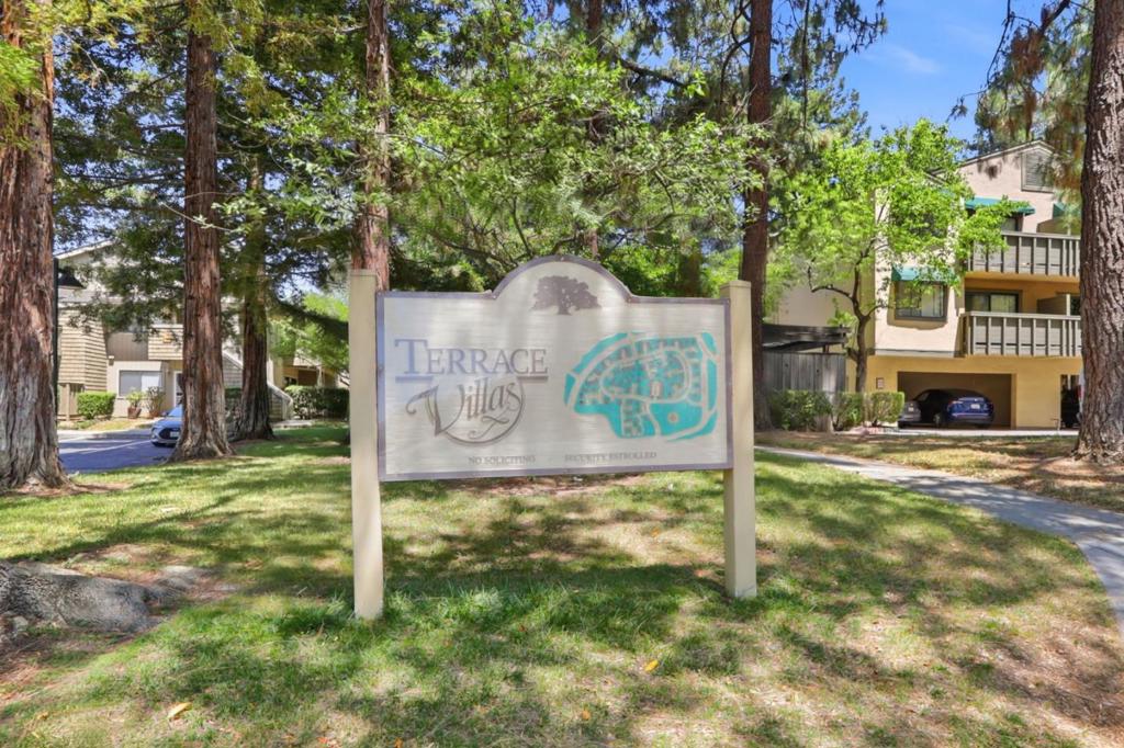 5689 Makati Circle H Property Photo 28