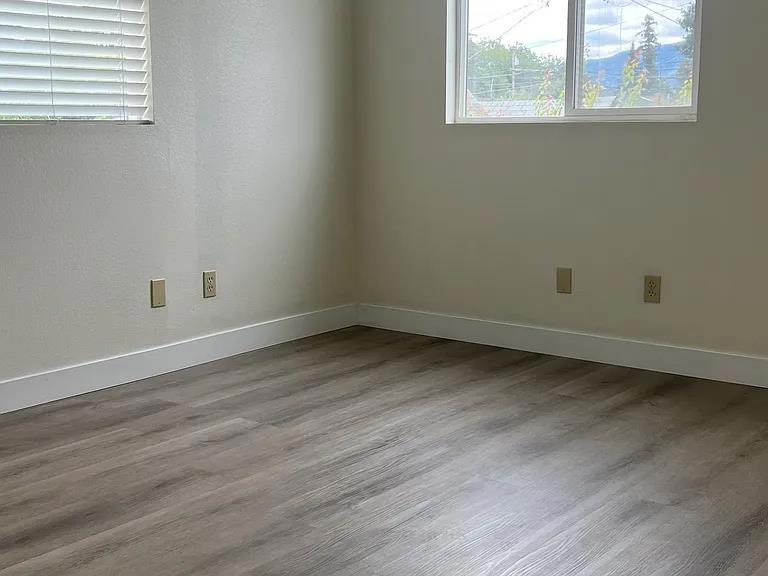 1354 Saratoga Ave Property Photo 9