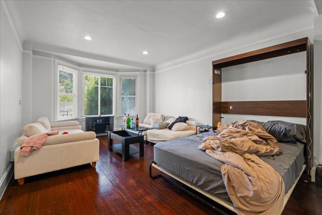 425 Hyde Street Property Photo 12