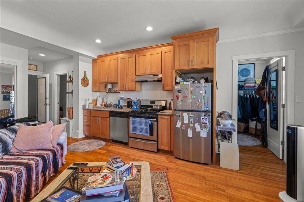 425 Hyde Street Property Photo 17