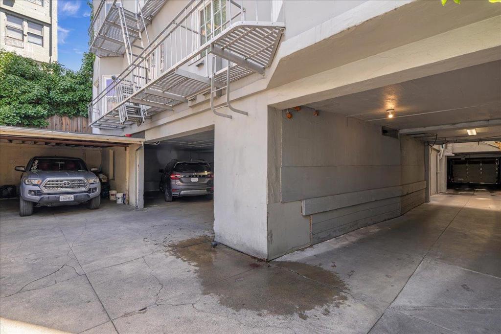 425 Hyde Street Property Photo 21