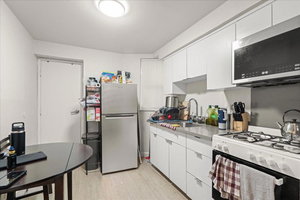 677 Ellis Street Property Photo 18