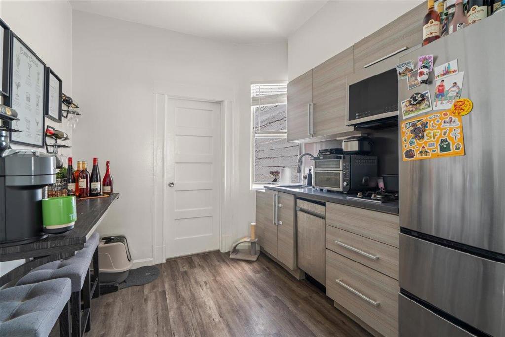 677 Ellis Street Property Photo 22