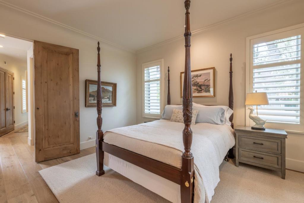 1041 Rodeo Road Property Photo 17