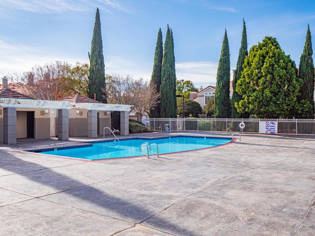 ML82049770 Property Photo 17