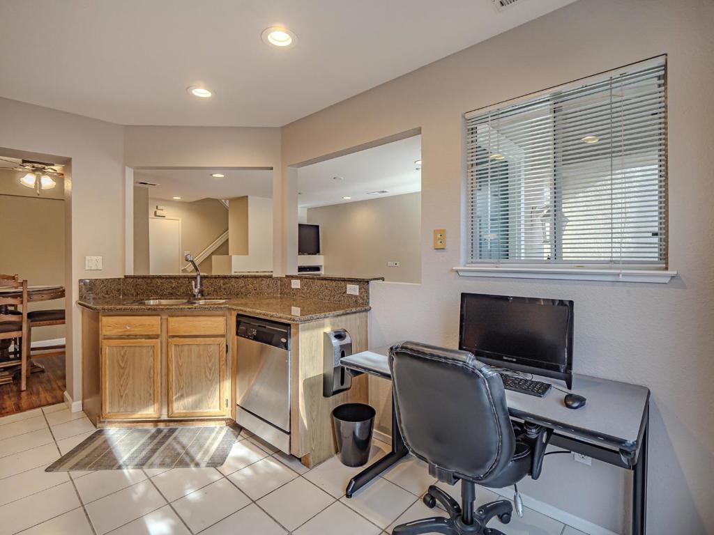 ML82049770 Property Photo 36
