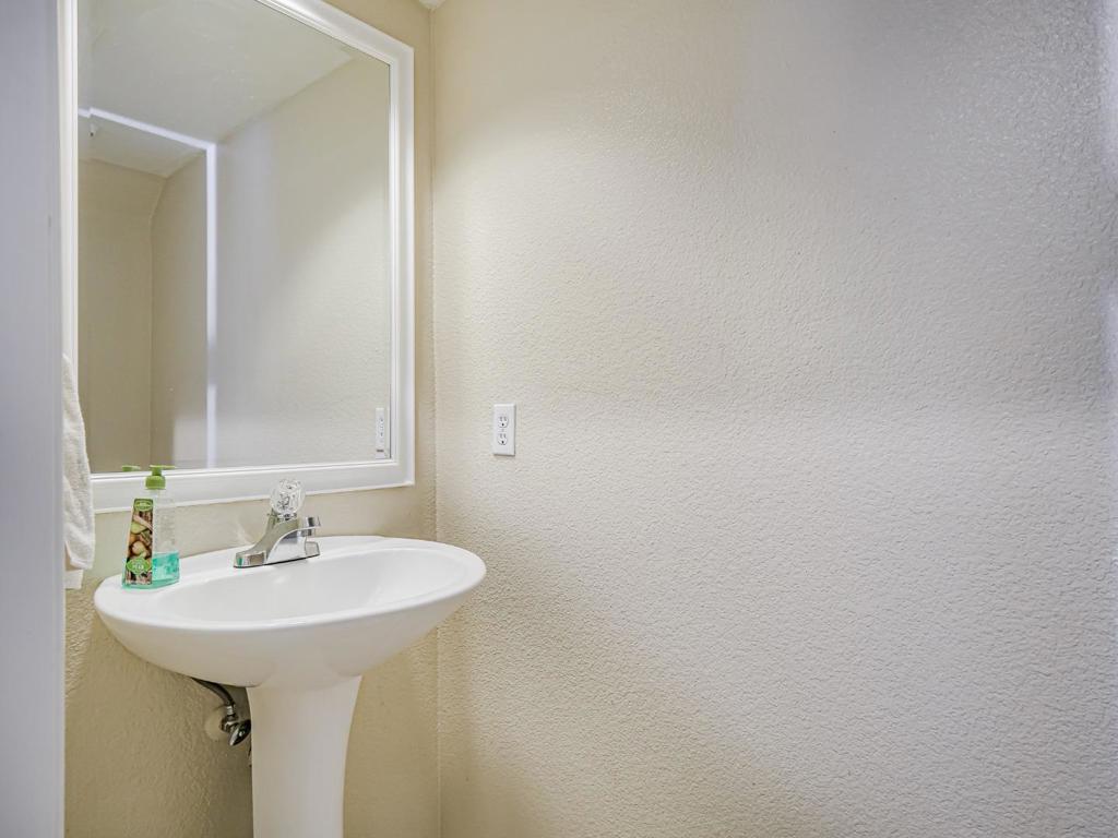 ML82049770 Property Photo 40