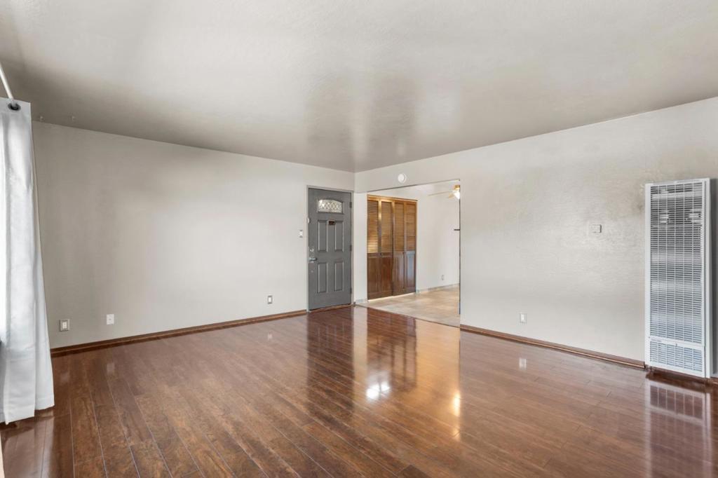1124 Rex Road Property Photo 3