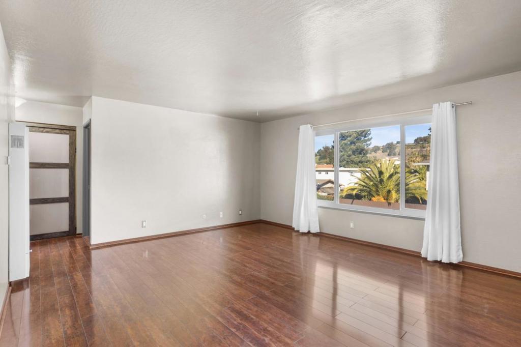 1124 Rex Road Property Photo 13
